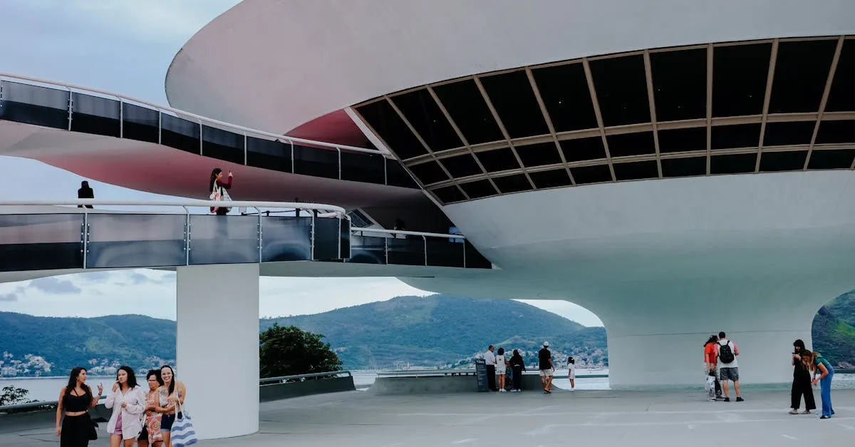 Caminho Niemeyer: descubra a arquitetura de Niterói