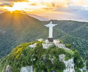 Inclua o Cristo Redentor em um dia inesquecível no Rio