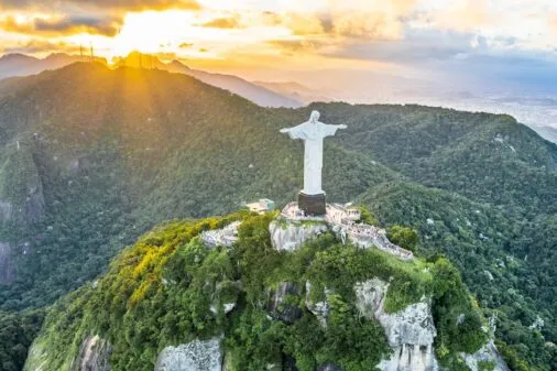 Inclua o Cristo Redentor em um dia inesquecível no Rio