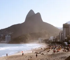 Descubra o Morro Dois Irmãos com guia local no Vidigal