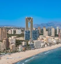 Melhores regiões para se hospedar e aproveitar praias e passeios urbanos